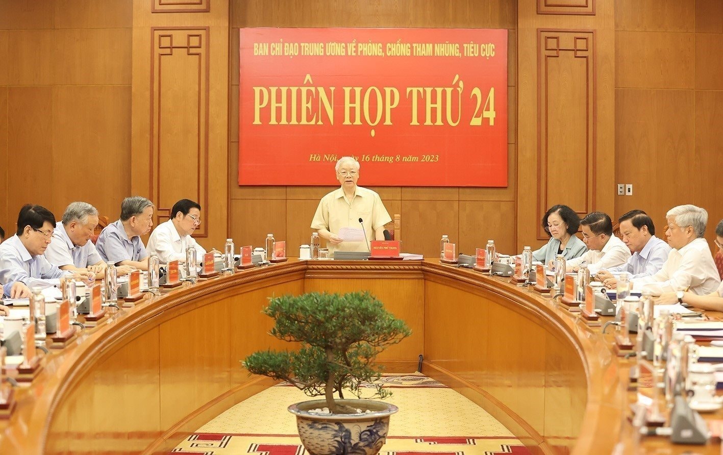 vna_potal_trao_tang_huan_chuong_sao_vang_cho_tong_bi_thu_nguyen_phu_trong_7489830.jpg