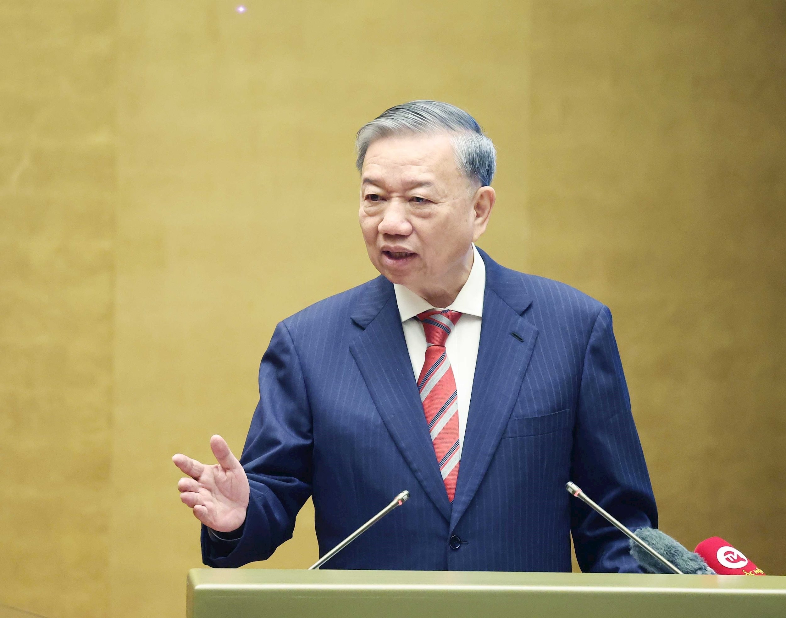 vna_potal_10_su_kien_noi_bat_cua_viet_nam_nam_2024_do_ttxvn_binh_chon-su_kien_3_cuoc_cach_mang_ve_tinh_gon_to_chuc_bo_may_cua_he_thong_chinh_tri_7774224.jpg