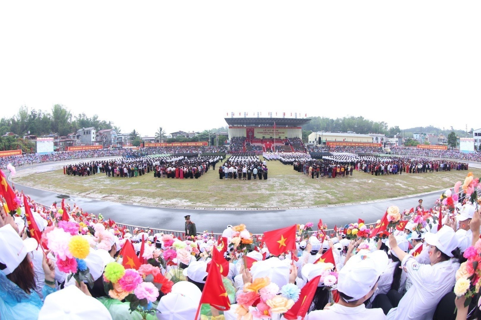 vna_potal_10_su_kien_noi_bat_cua_viet_nam_nam_2024_do_ttxvn_binh_chon-su_kien_4_ky_niem_70_nam_chien_thang_dien_bien_phu_viet_tiep_ban_hung_ca_cua_to__7774209.jpg