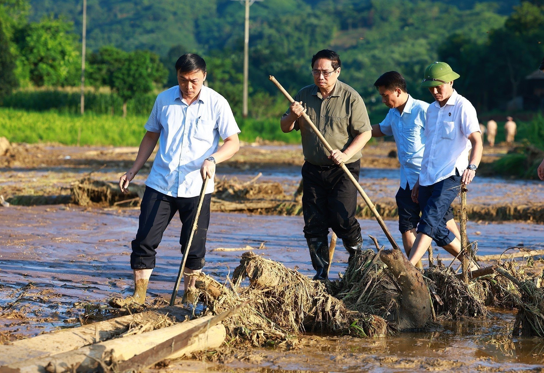 vna_potal__10_su_kien_noi_bat_cua_viet_nam_nam_2024_do_ttxvn_binh_chon-su_kien_6_sieu_bao_yagi_lam_345_nguoi_chet_mat_tich_7774162.jpg