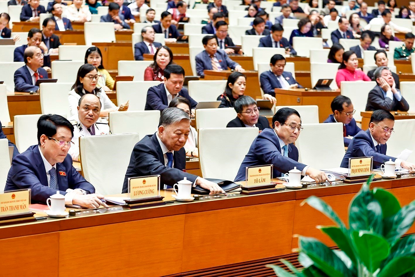 vna_potal_10_su_kien_noi_bat_cua_viet_nam_nam_2024_do_ttxvn_binh_chon-su_kien_7_thong_qua_chu_truong_dau_tu_tai_khoi_dong_hai_du_an_quan_trong___7774143.jpg
