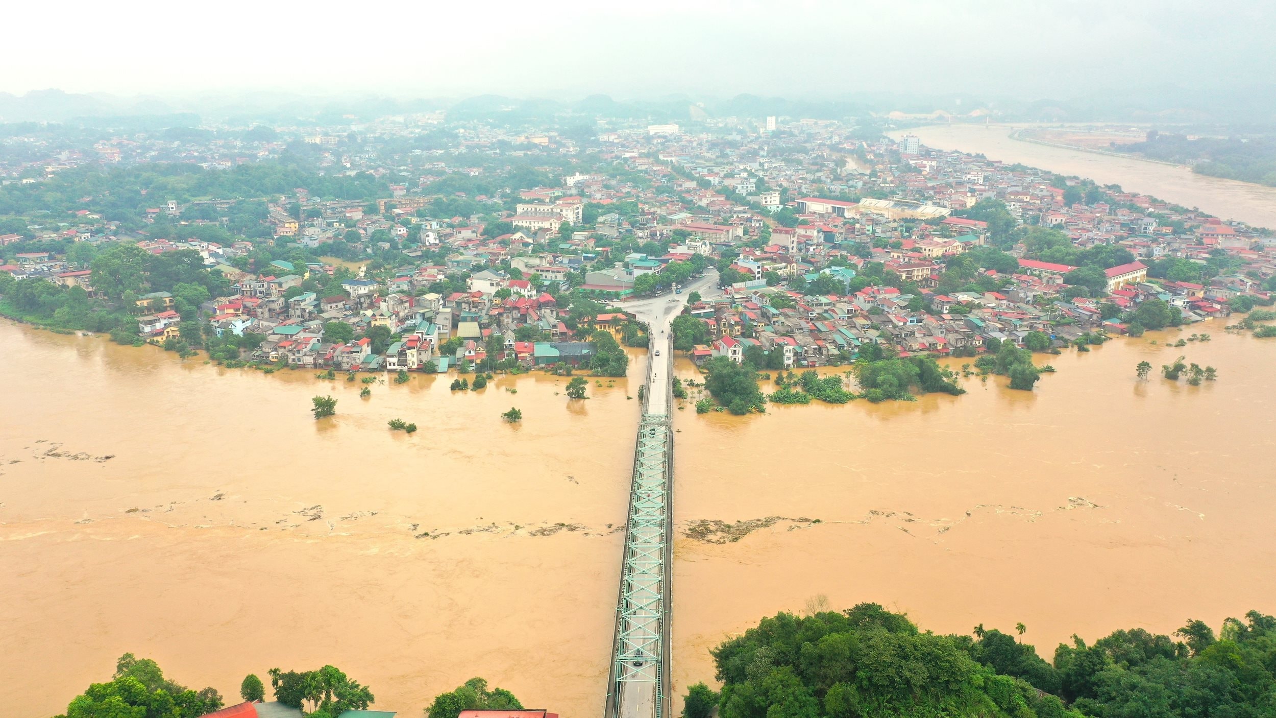 vna_potal__10_su_kien_noi_bat_cua_viet_nam_nam_2024_do_ttxvn_binh_chon-su_kien_6_sieu_bao_yagi_lam_345_nguoi_chet_mat_tich_7774166.jpg