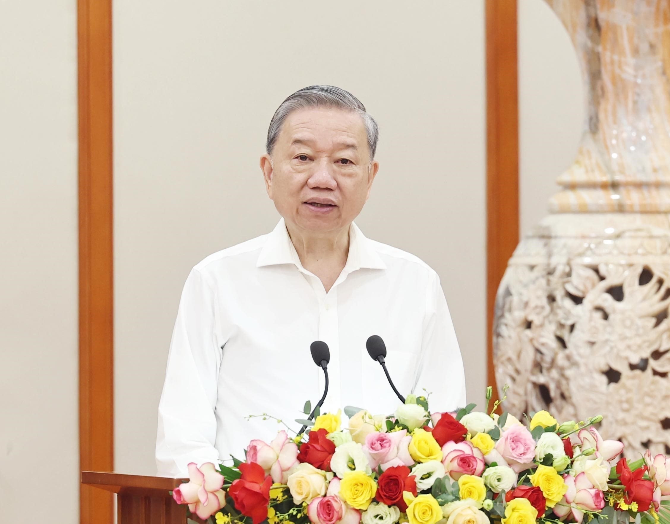 vna_potal_tong_bi_thu_to_lam_chu_tri_lam_viec_voi_tieu_ban_van_kien_trinh_dai_hoi_xiv_cua_dang_7697500.jpg