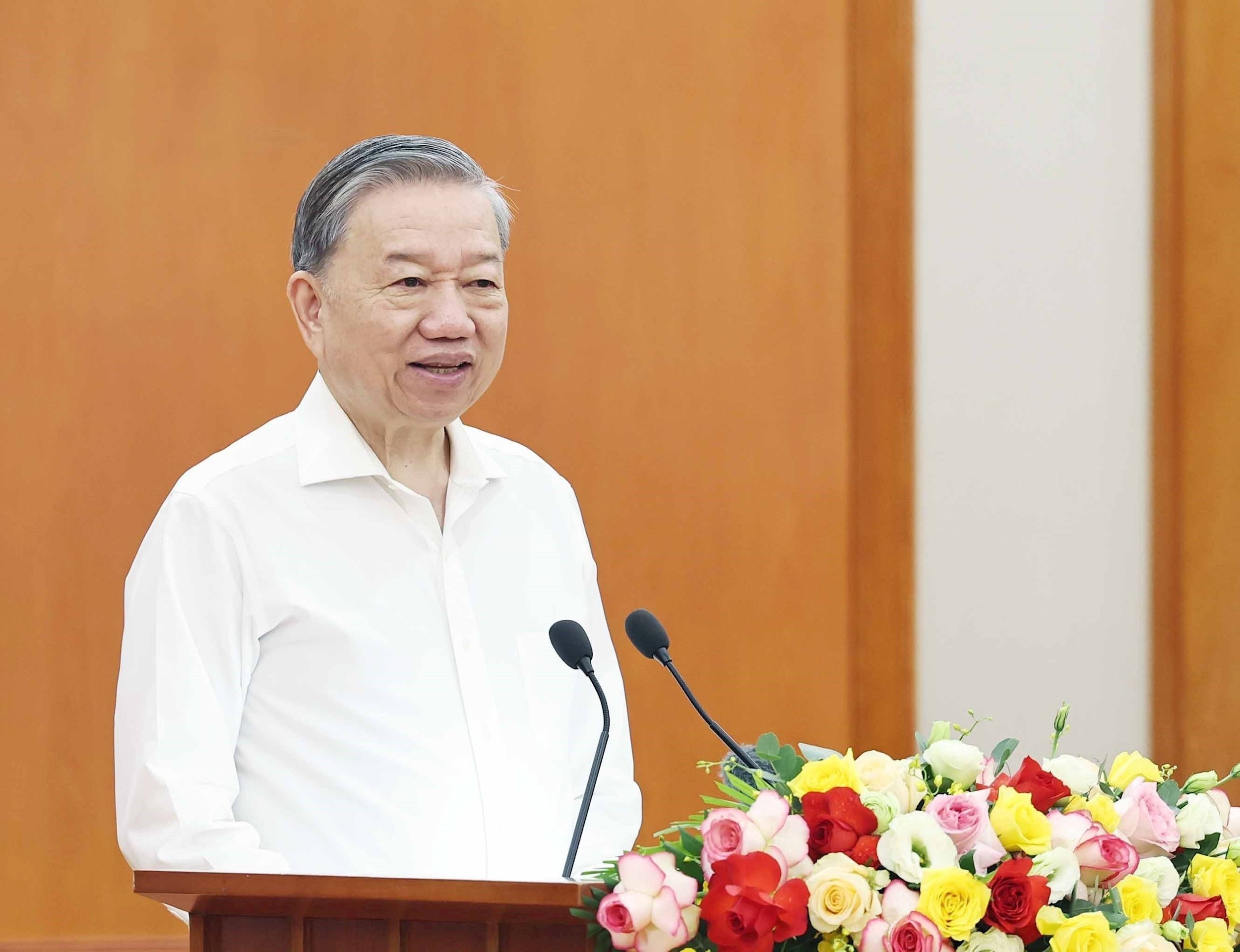 vna_potal_tong_bi_thu_to_lam_lam_viec_voi_tieu_ban_van_kien_dai_hoi_xiv_cua_dang_7697492.jpg