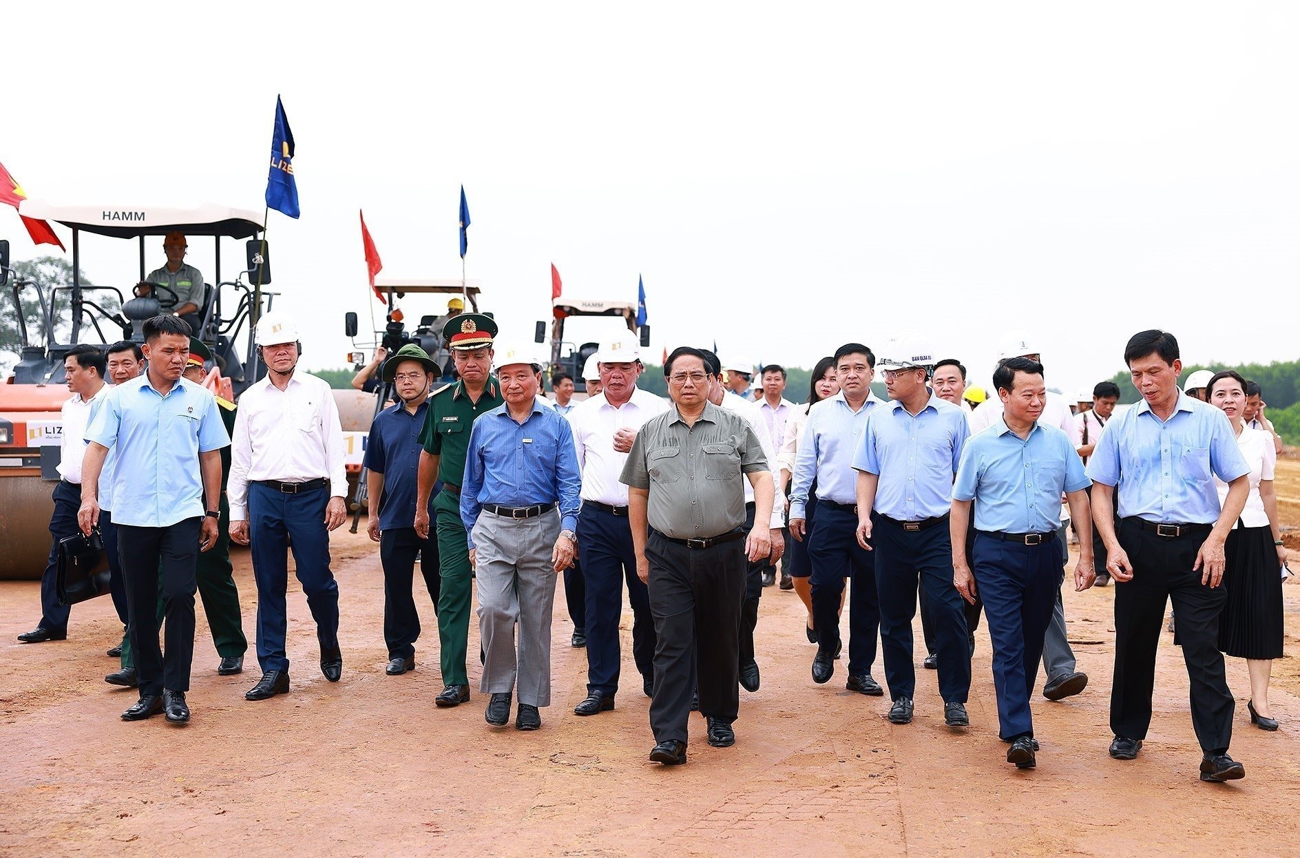 vna_potal_thu_tuong_kiem_tra_thi_cong_cao_toc_bien_hoa_-_vung_tau_7614099.jpg