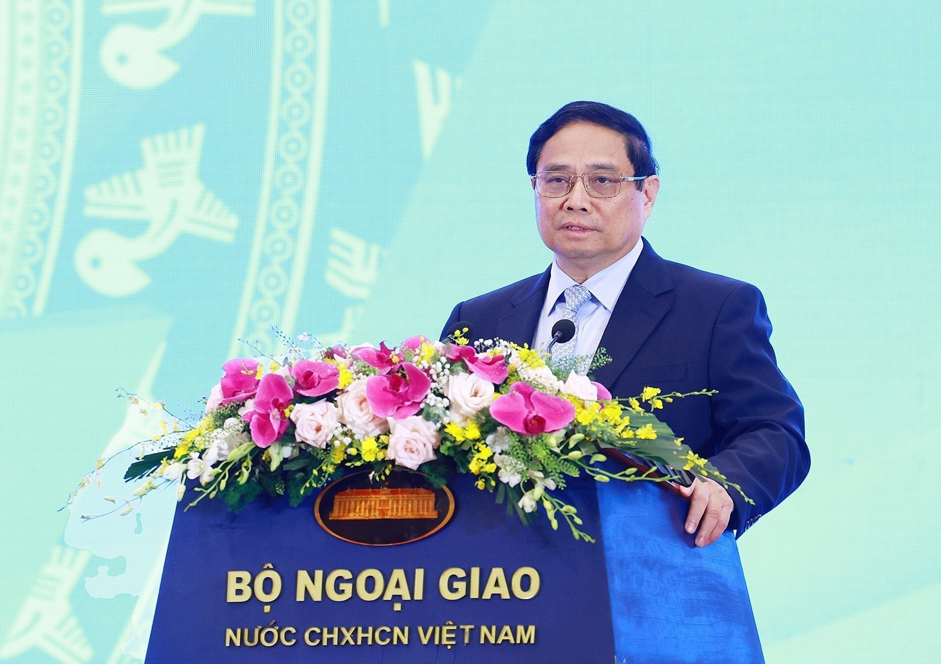vna_potal_thu_tuong_pham_minh_chinh_du_hoi_nghi_nguoi_viet_nam_o_nuoc_ngoai_tren_toan_the_gioi_lan_thu_iv_7550363.jpg