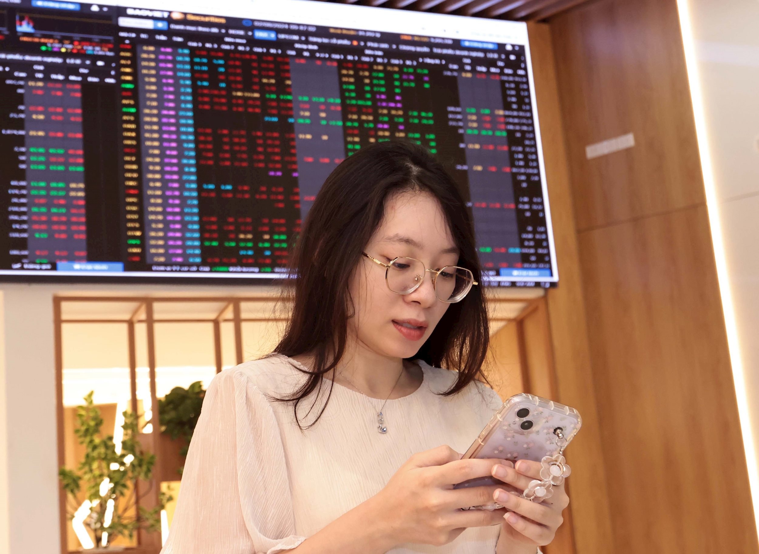 vna_potal_cong_ty_chung_khoan_bao_viet_phan_dau_loi_nhuan_sau_thue_dat_165_ty_dong_7527074.jpg
