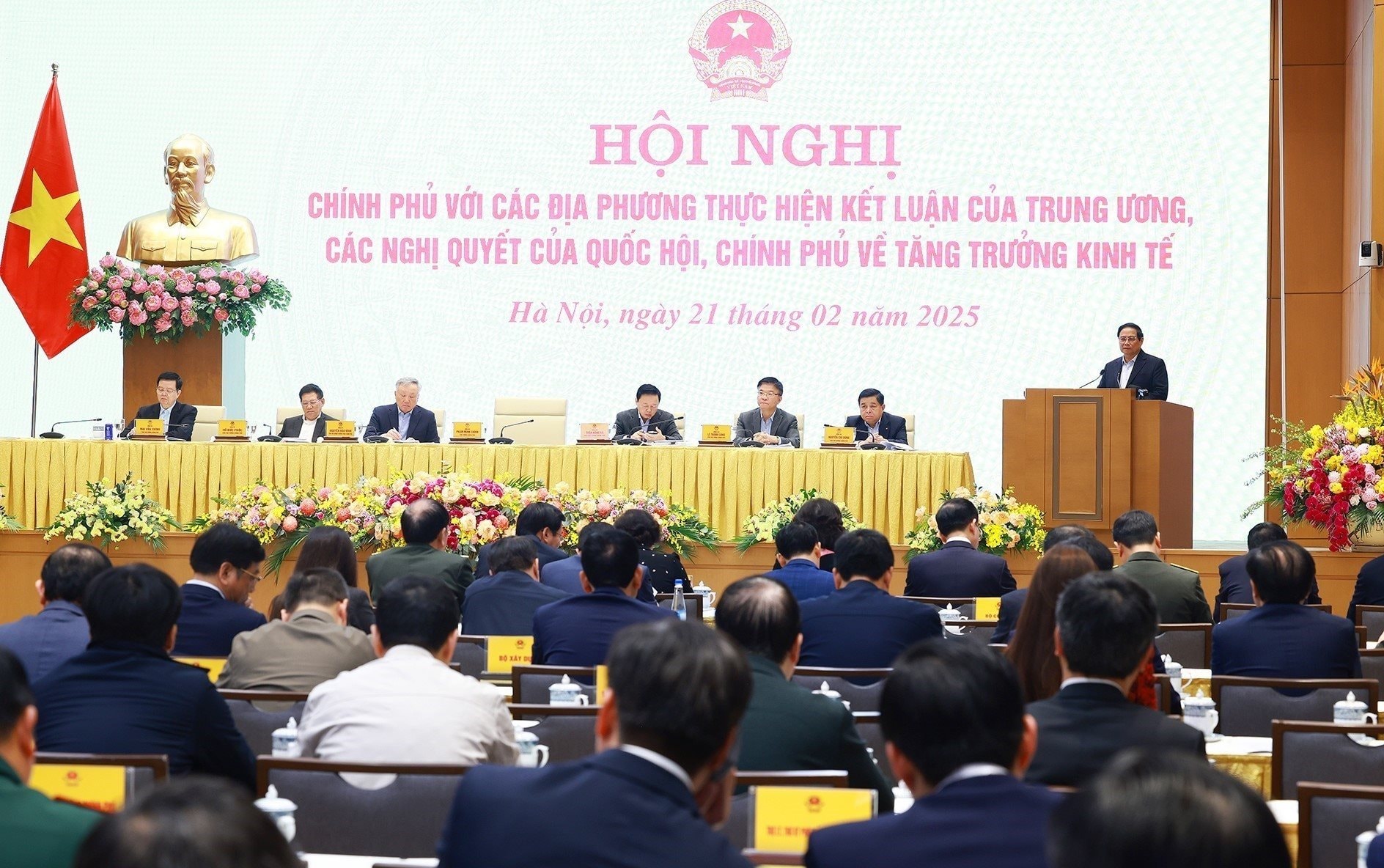 vna_potal_thu_tuong_chu_tri_hoi_nghi_chinh_phu_voi_cac_dia_phuong_ve_tang_truong_kinh_te_7866667.jpg