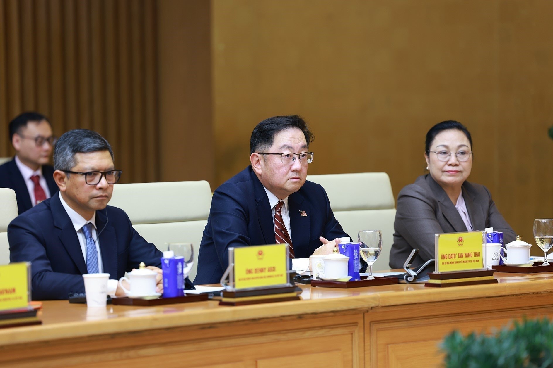 vna_potal_thu_tuong_pham_minh_chinh_toa_dam_voi_cac_doanh_nghiep_asean__7886219.jpg