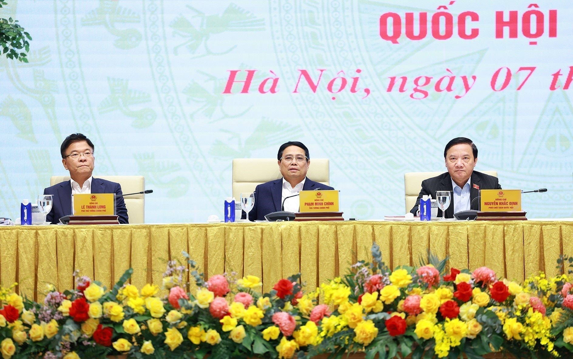 vna_potal_thu_tuong_chu_tri_hoi_nghi_trien_khai_cac_luat_nghi_quyet_vua_duoc_quoc_hoi_thong_qua_7899919.jpg
