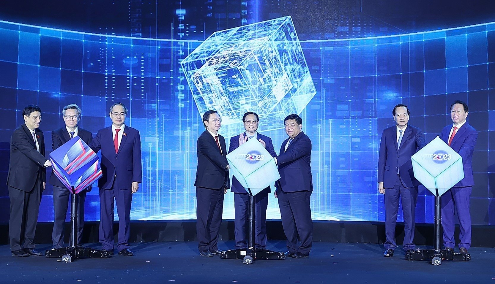 vna_potal_thu_tuong_pham_minh_chinh_du_le_khanh_thanh_trung_tam_doi_moi_sang_tao_quoc_gia__7052577.jpg