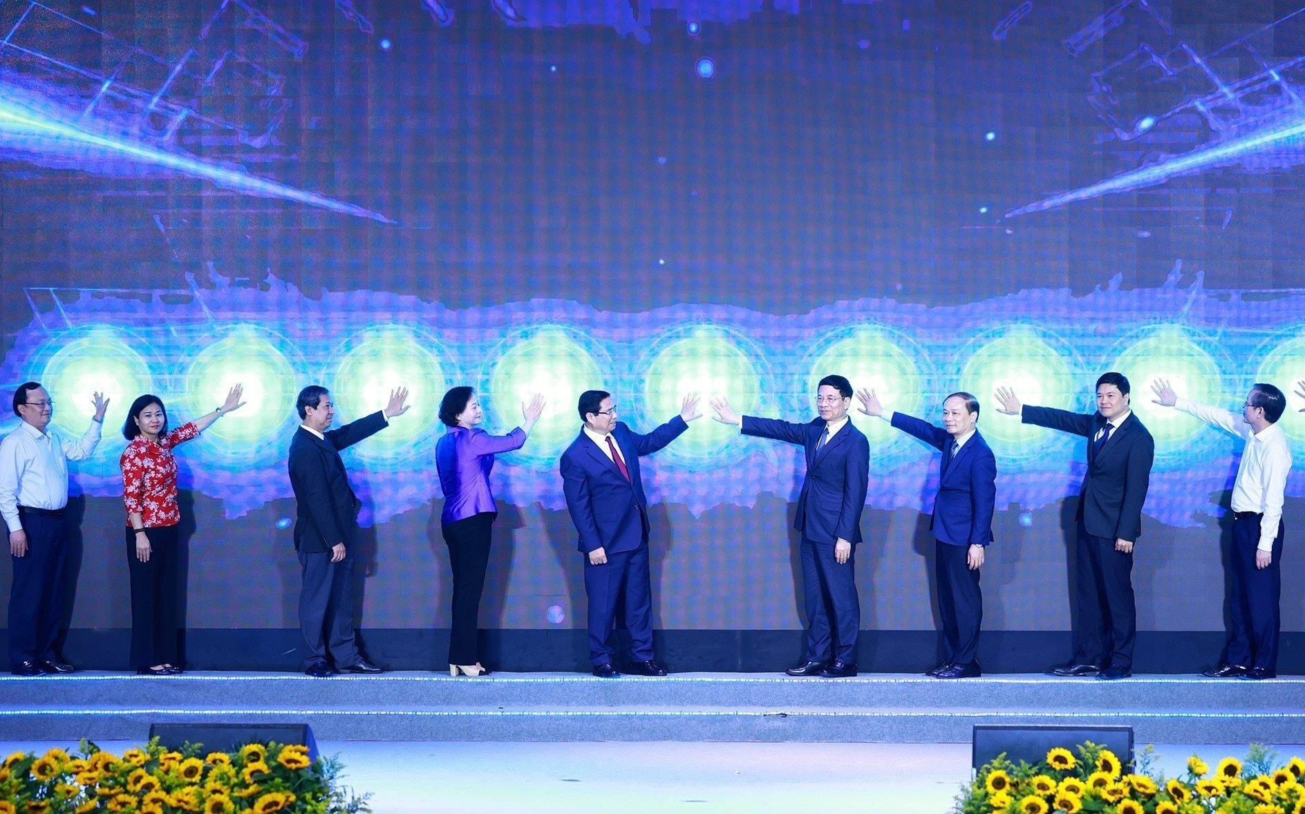 vna_potal_thu_tuong_phat_dong_phong_trao_ca_nuoc_thi_dua_doi_moi_sang_tao_va_chuyen_doi_so_7991903.jpg