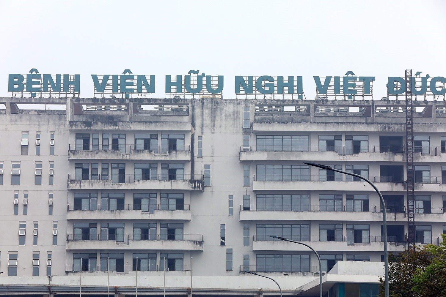 vna_potal_bo_y_te_tim_phuong_an_thao_go_hai_benh_vien_lon_bi_bo_hoang_lang_phi_6798906.jpg