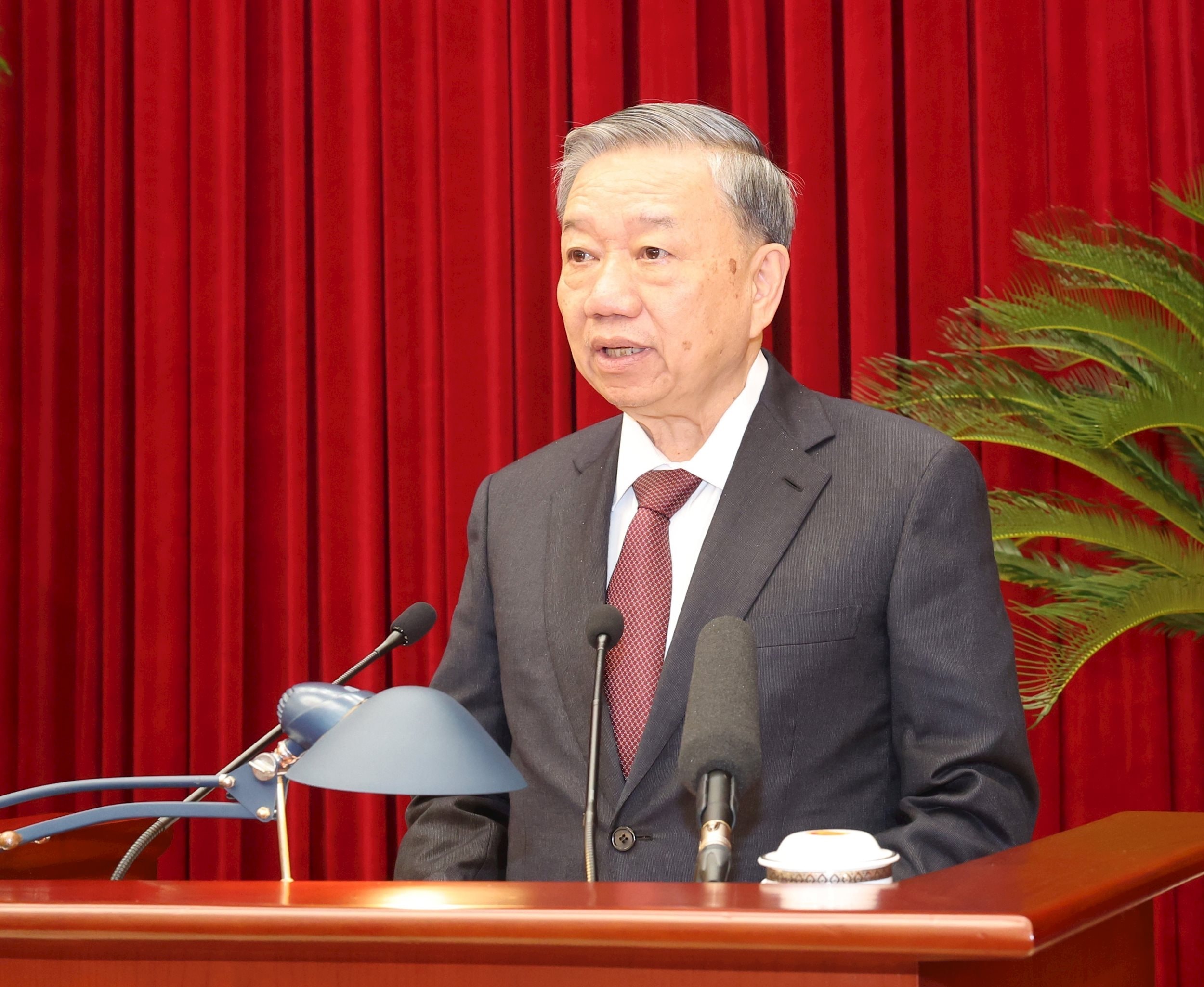 vna_potal_be_mac_hoi_nghi_lan_thu_muoi_ban_chap_hanh_trung_uong_dang_cong_san_viet_nam_khoa_xiii_7607167.jpg