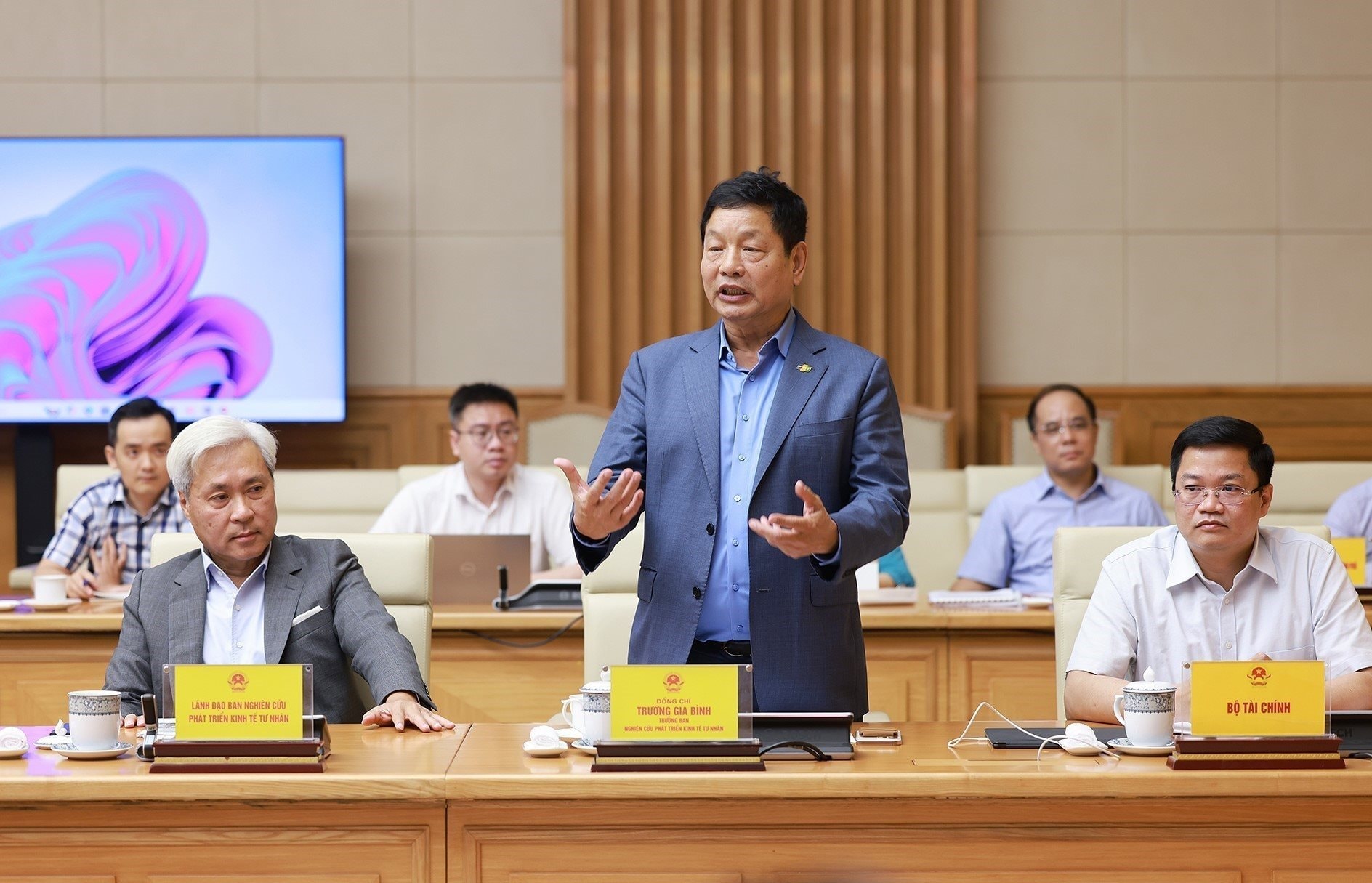 vna_potal_thu_tuong_lam_viec_voi_ban_nghien_cuu_phat_trien_kinh_te_tu_nhan_8201762.jpg