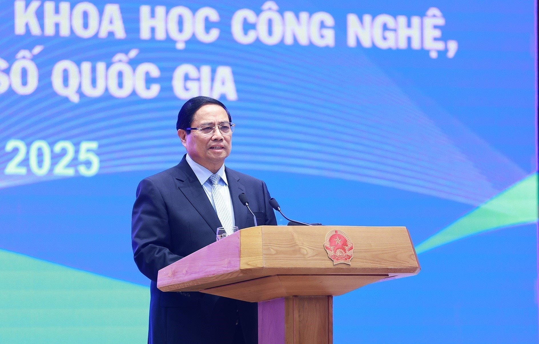 vna_potal_thu_tuong_pham_minh_chinh_doi_thoai_voi_thanh_nien__7930973.jpg