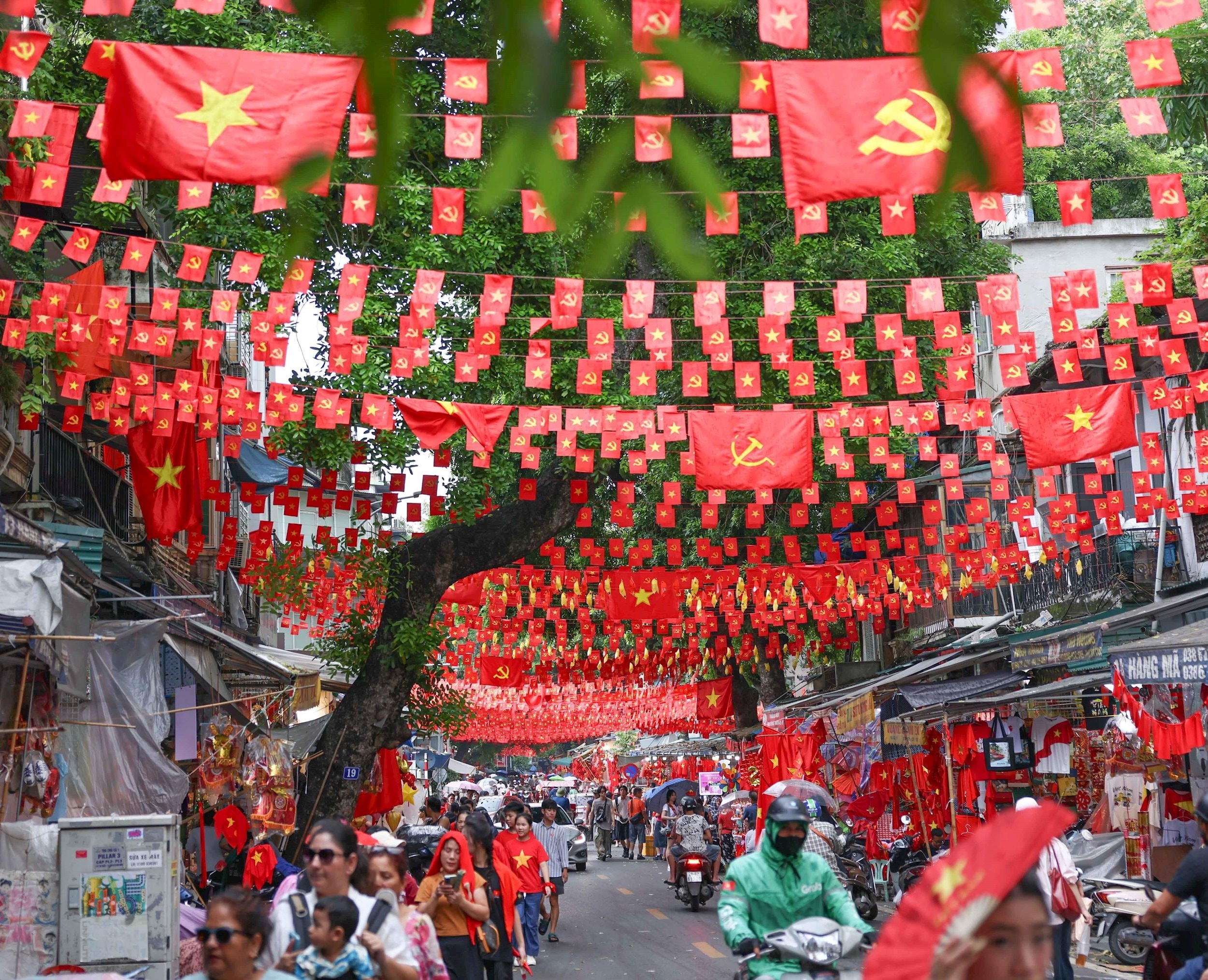 vna_potal_rop_bong_co_bay_mung_80_nam_ngay_quoc_khanh_2_-_9_8249071.jpg