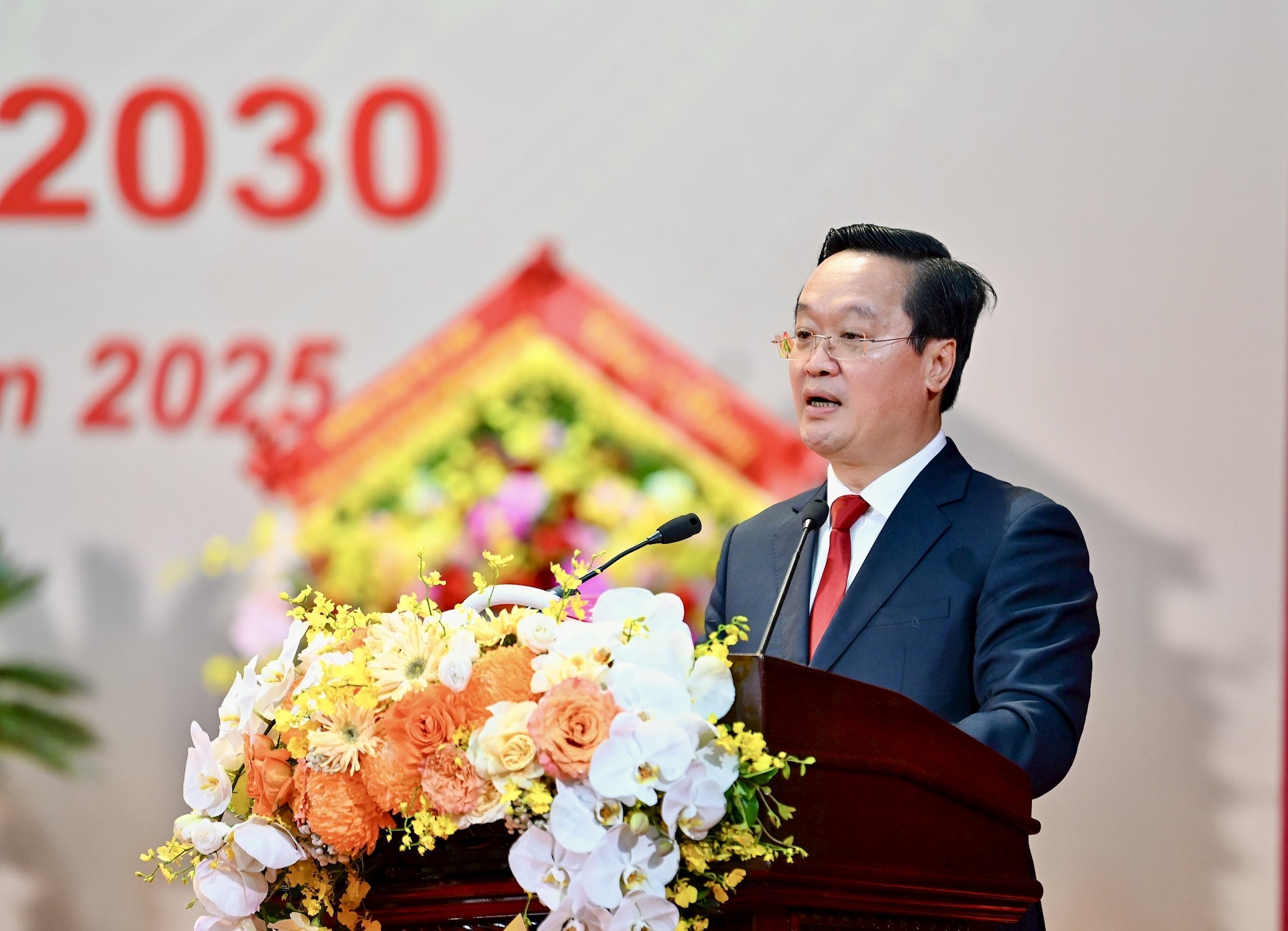 vna_potal_tien_toi_dai_hoi_xiv_cua_dang_dong_chi_nguyen_duc_trung_tai_dac_cu_bi_thu_tinh_uy_nghe_an_8312878.jpg
