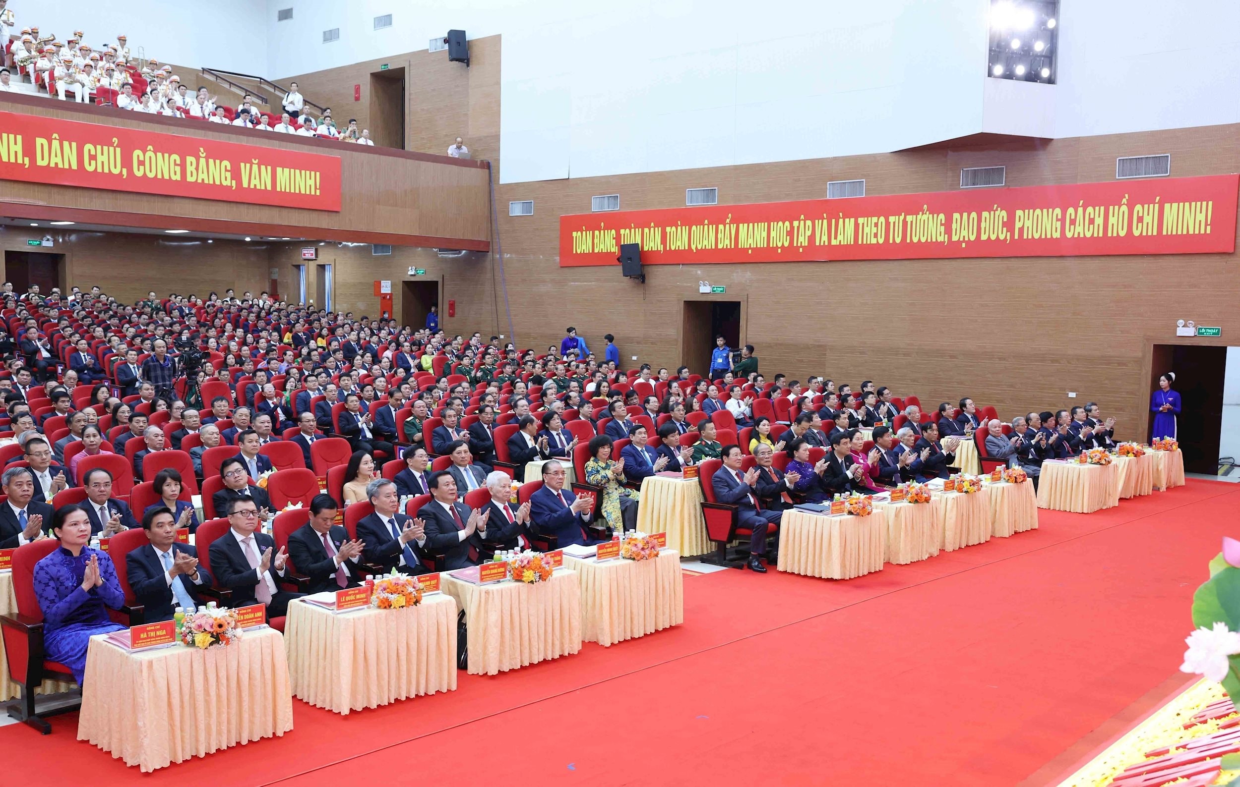 vna_potal_truong_ban_noi_chinh_trung_uong_du_khai_mac_dai_hoi_dang_bo_tinh_nghe_an_lan_thu_xx_8311539.jpg