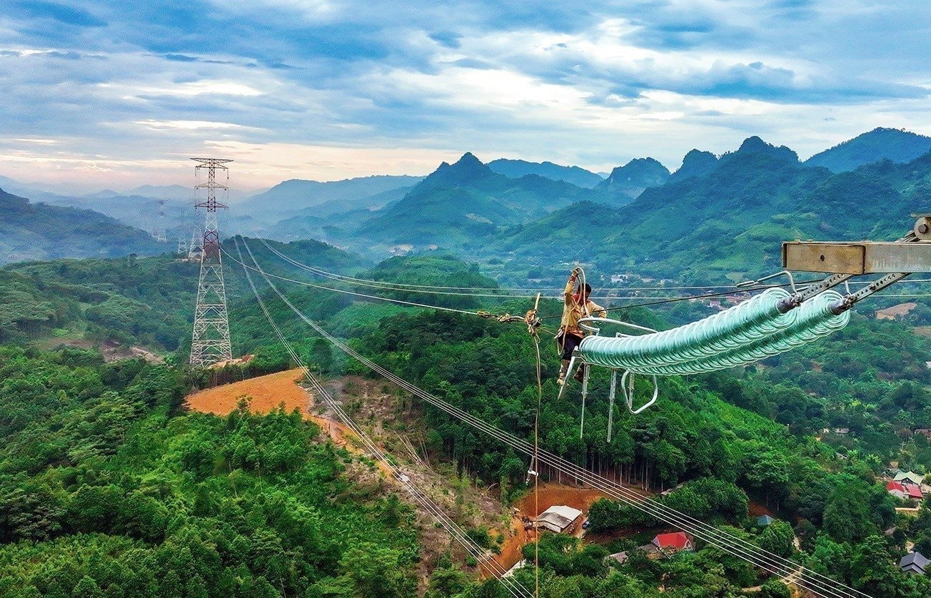 vna_potal_10_su_kien_noi_bat_cua_viet_nam_nam_2025_do_ttxvn_binh_chon_-_su_kien_6_tang_truong_kinh_te_viet_nam_nam_trong_nhom_dan_dau_chau_a_8490750.jpg