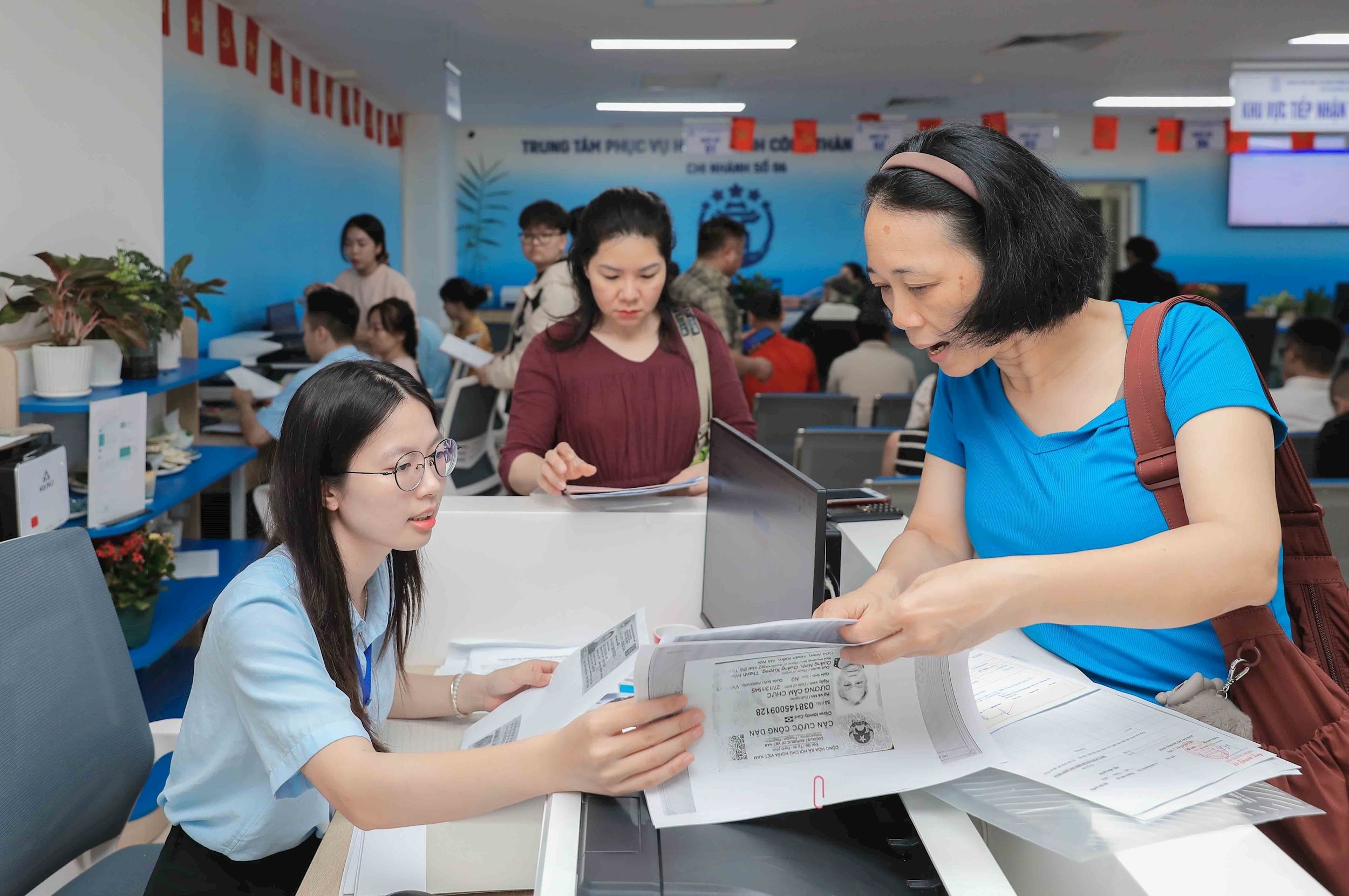 vna_potal_ha_noi_-pha_rao-_dia_gioi_voi_thu_tuc_hanh_chinh_8732472.jpg