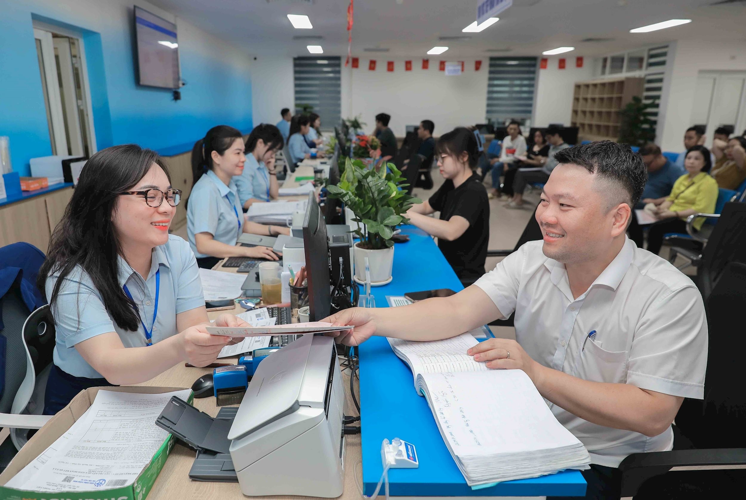 vna_potal_ha_noi_-pha_rao-_dia_gioi_voi_thu_tuc_hanh_chinh_8732522.jpg
