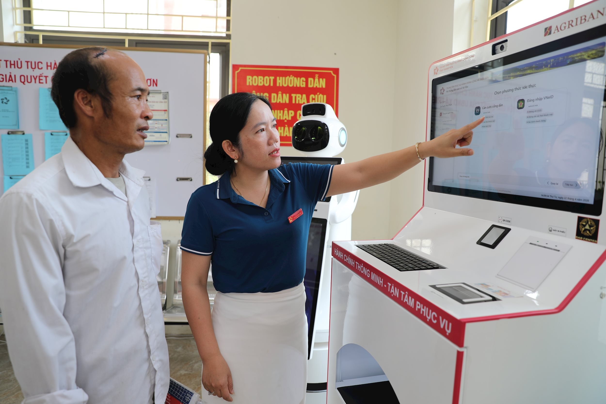 vna_potal_mo_hinh_kiosk_thong_minh_-_buoc_chuyen_moi_trong_hanh_trinh_chuyen_doi_so_tai_thanh_hoa_8733963.jpg