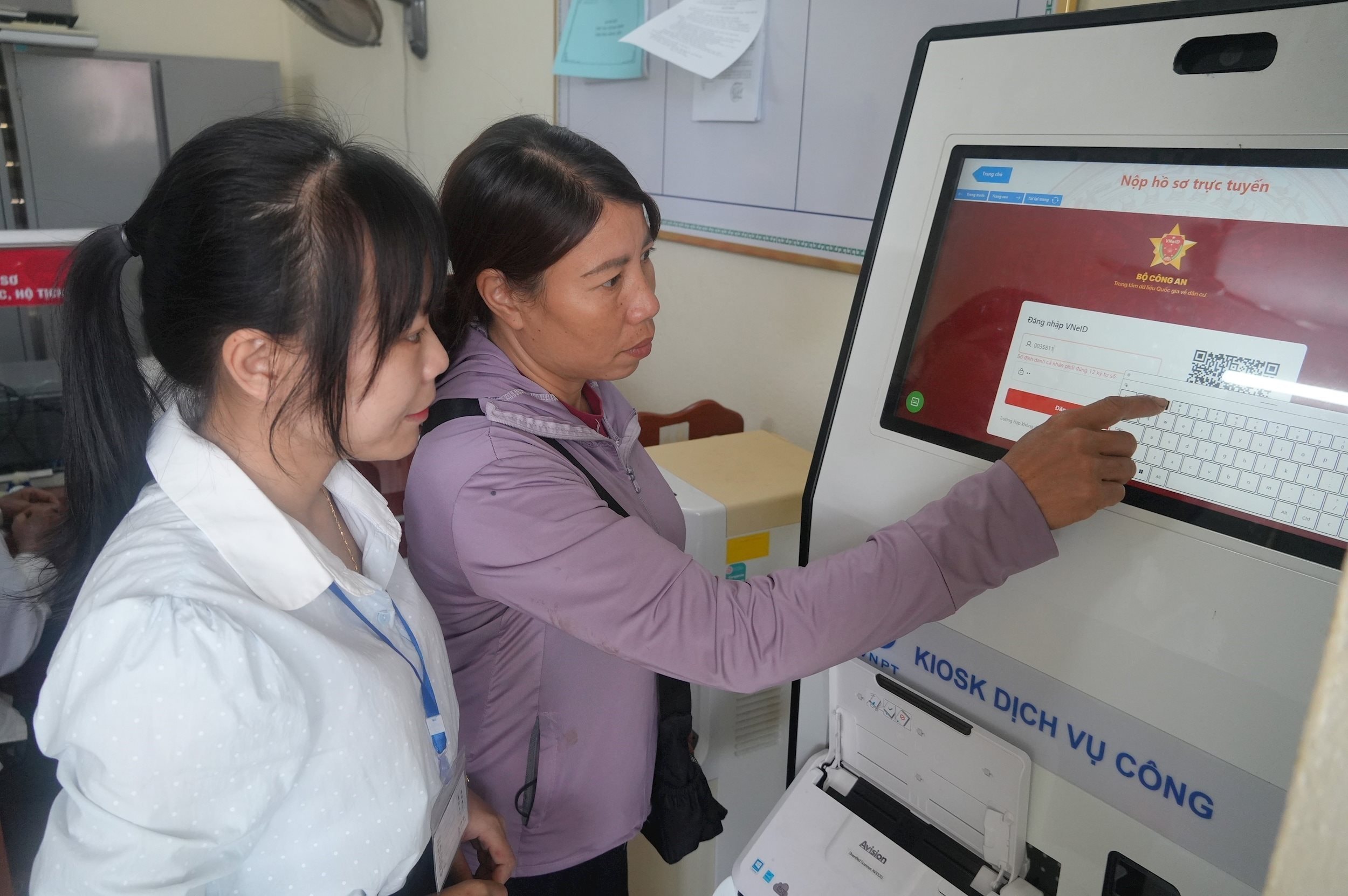 vna_potal_mo_hinh_kiosk_thong_minh_-_buoc_chuyen_moi_trong_hanh_trinh_chuyen_doi_so_tai_thanh_hoa_8733964.jpg