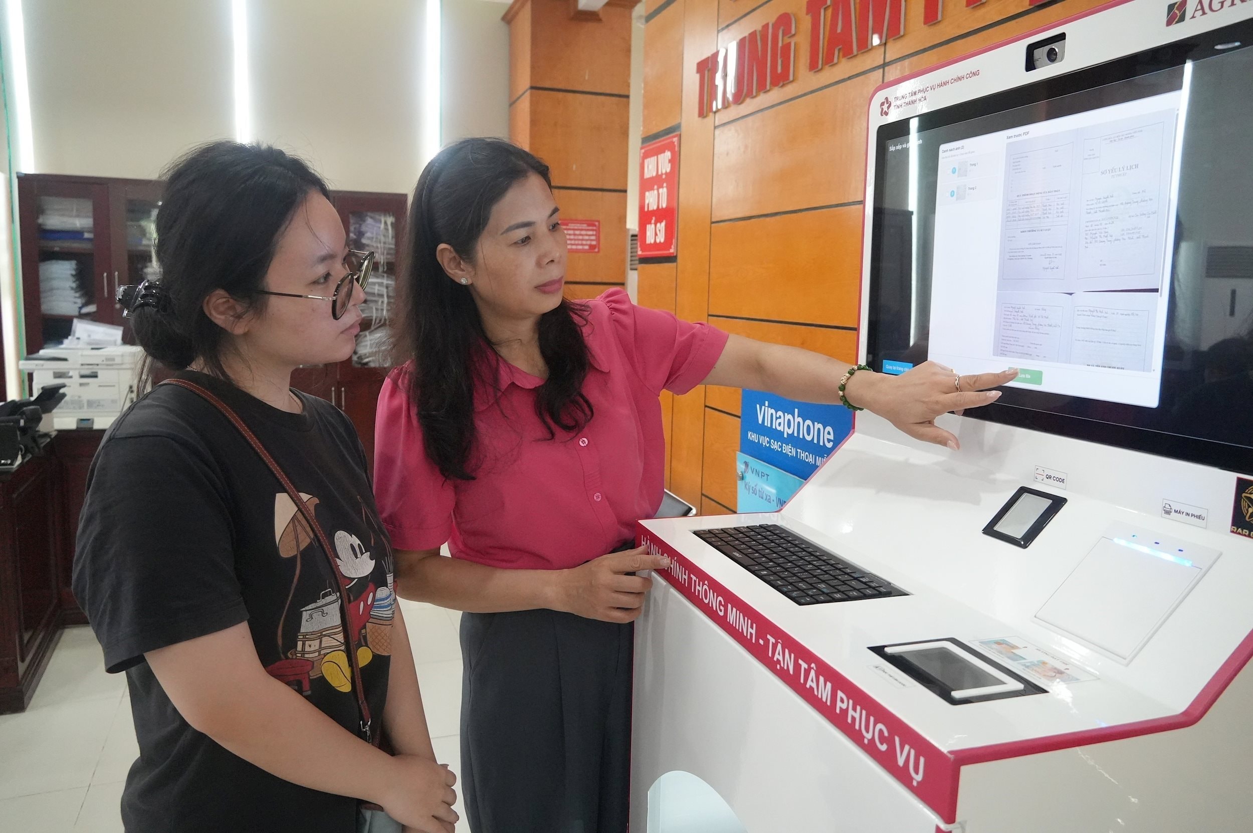 vna_potal_mo_hinh_kiosk_thong_minh_-_buoc_chuyen_moi_trong_hanh_trinh_chuyen_doi_so_tai_thanh_hoa_8733967.jpg