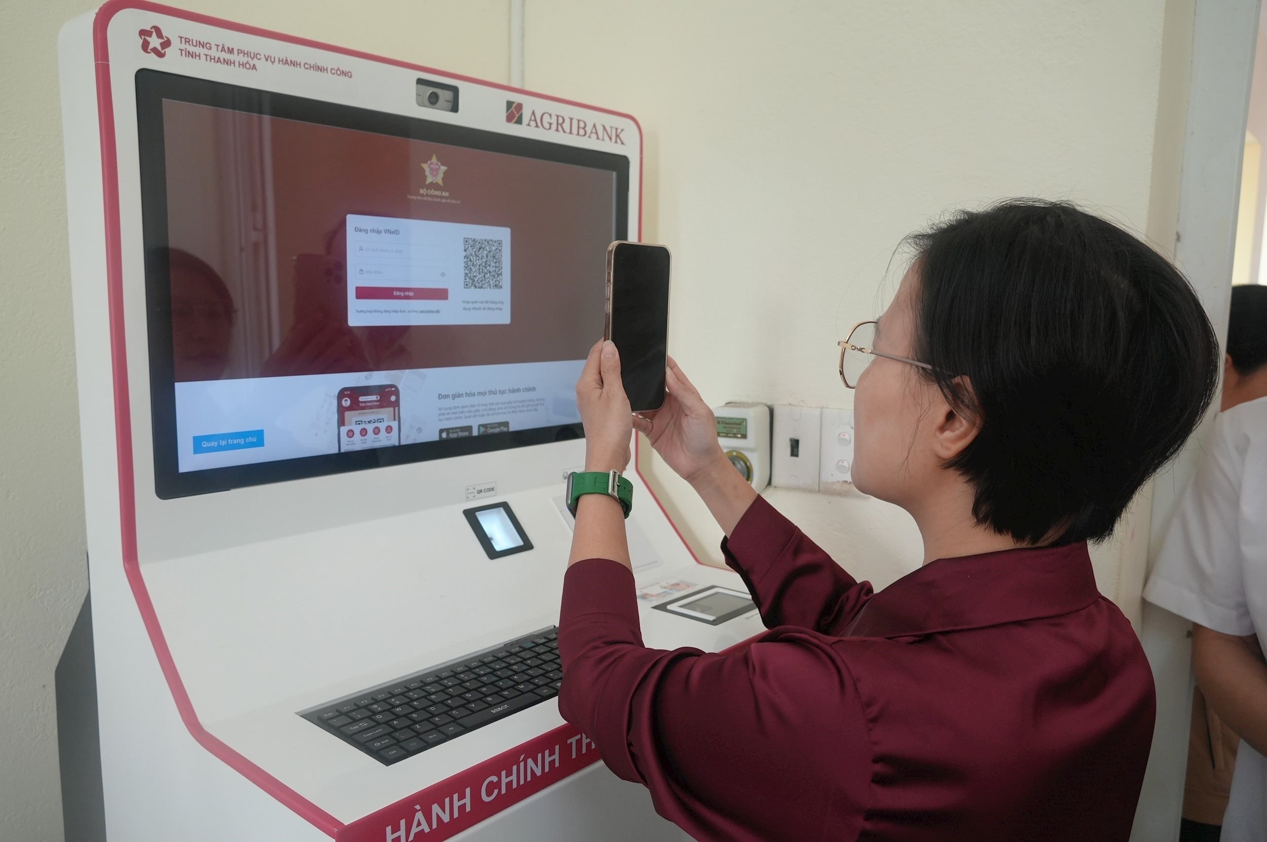 vna_potal_mo_hinh_kiosk_thong_minh_-_buoc_chuyen_moi_trong_hanh_trinh_chuyen_doi_so_tai_thanh_hoa_8733968.jpg