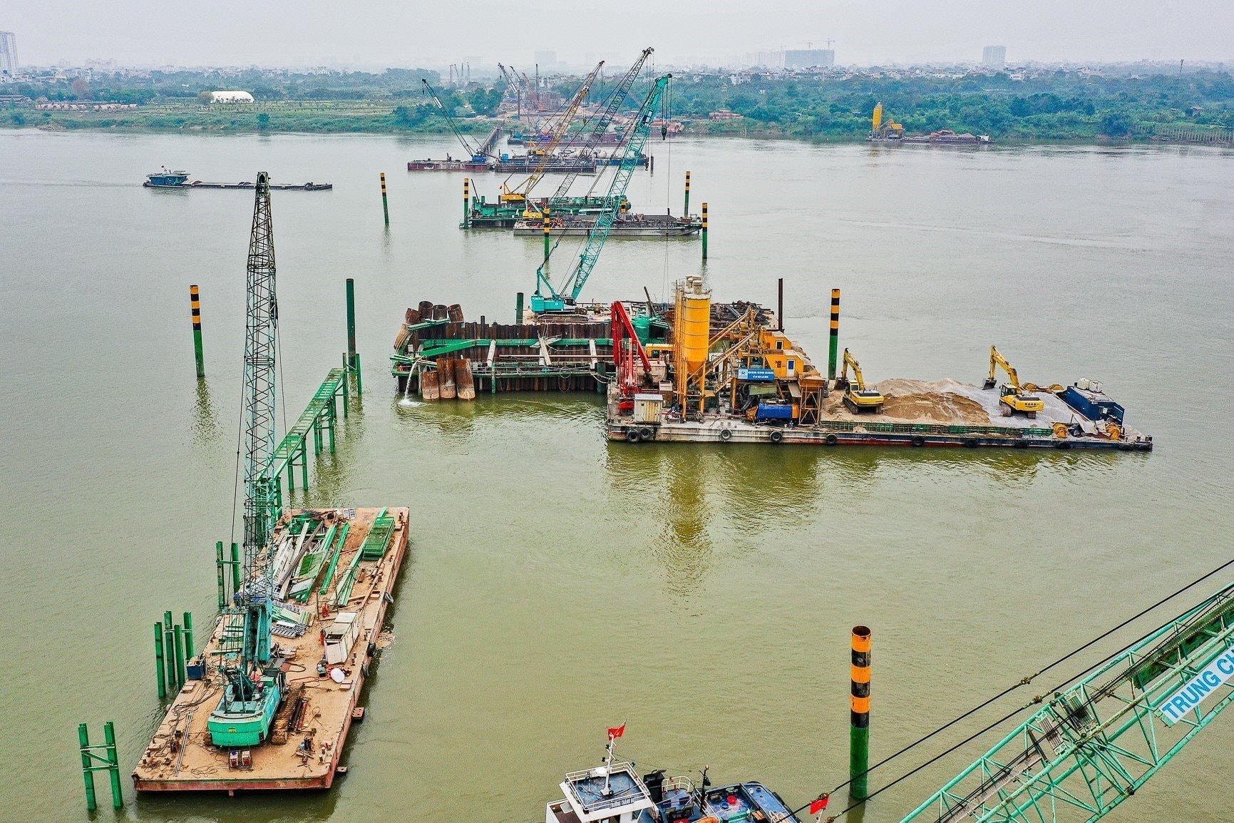 vna_potal_ha_noi_khong_nghi_le_loat_du_an_giao_thong_va_chong_ngap_tang_toc_8737075.jpg