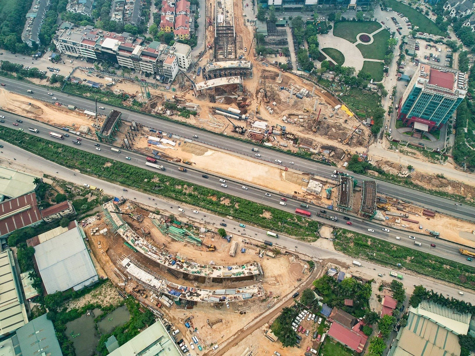 vna_potal_ha_noi_khong_nghi_le_loat_du_an_giao_thong_va_chong_ngap_tang_toc_8737089.jpg