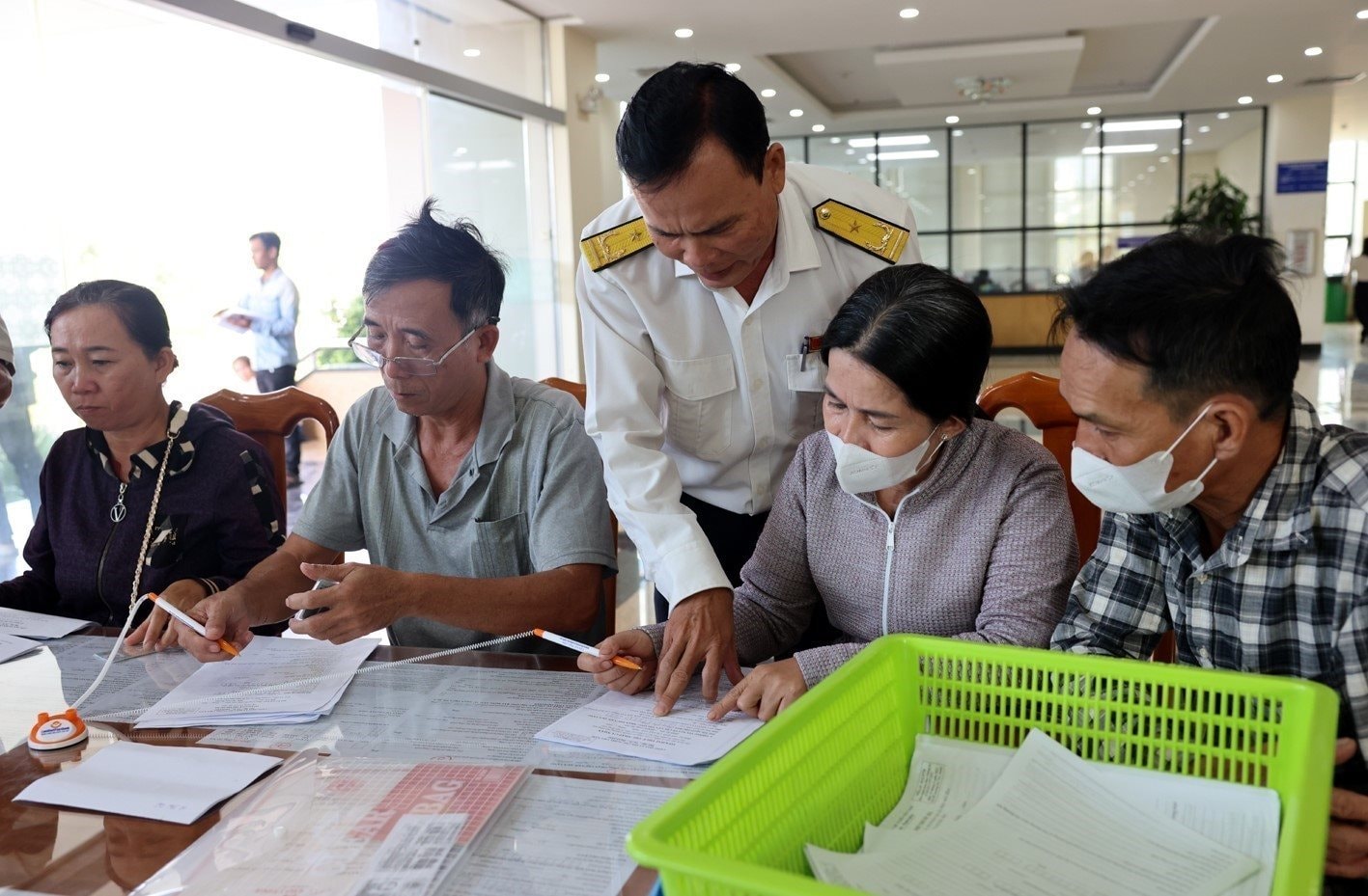 vna_potal_cuc_thue_mo_dot_cao_diem_15_ngay_ho_tro_ca_nhan_ho_kinh_doanh_ke_khai_thue_theo_nghi_dinh_68_8630454.jpg