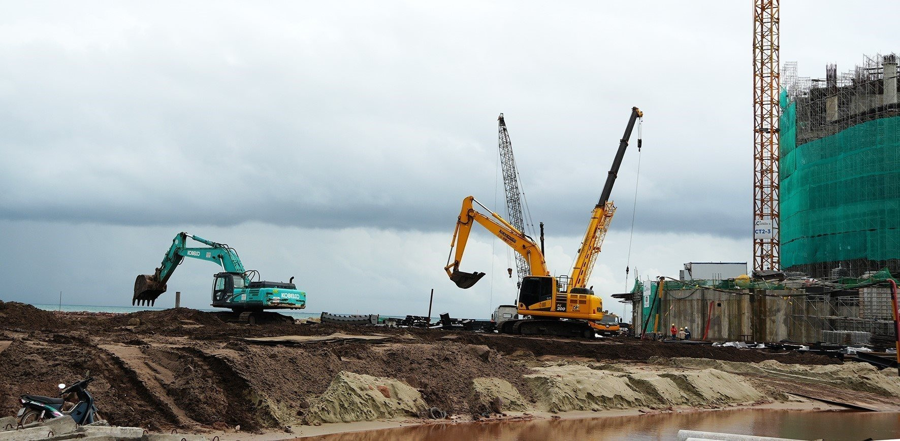 vna_potal_an_giang_bam_sat_tung_met_vuong_du_an_tren_dai_cong_truong_apec_8876948.jpg