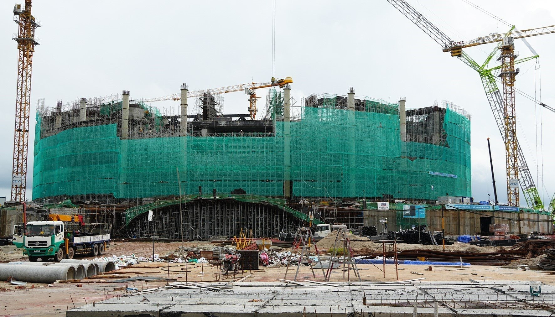 vna_potal_an_giang_bam_sat_tung_met_vuong_du_an_tren_dai_cong_truong_apec_8876965.jpg