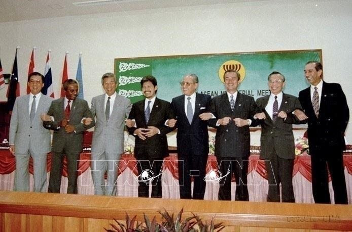 vna-potal-doi-moi-nam-1986-buoc-chuyen-quan-trong-trong-xay-dung-chu-nghia-xa-hoi-853635918-9-8-11.jpg