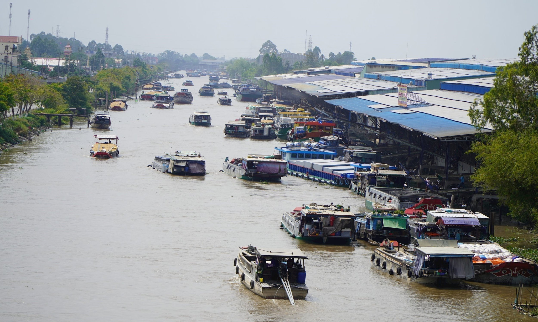 vna_potal_nhieu_doanh_nghiep_dong_thap_san_xuat_kinh_doanh_tu_nguon_tai_nguyen_ban_dia_8986287.jpg