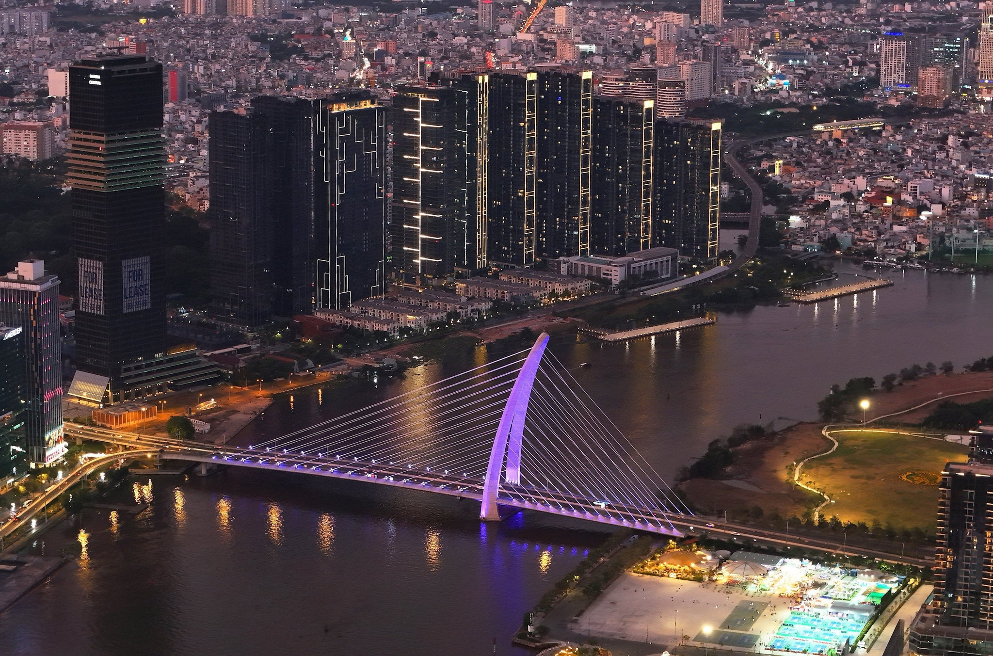 vna_potal_thanh_pho_ho_chi_minh_hoan_thien_he_thong_chieu_sang_my_thuat_trung_tam_do_thi_8447345.jpg