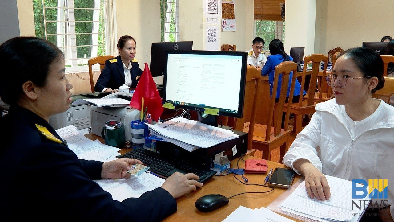 vna_potal_phu_tho_dong_hanh_giup_ho_kinh_doanh_ke_khai_thue_8419350.jpg