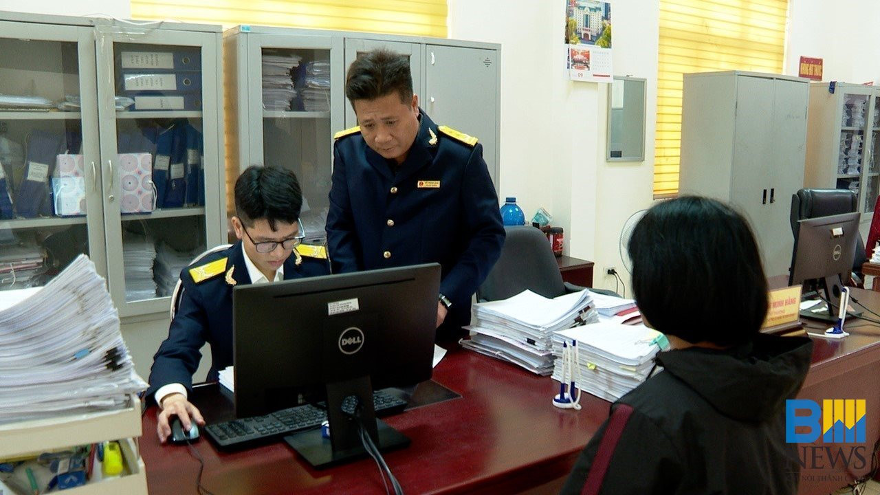 vna_potal_phu_tho_dong_hanh_giup_ho_kinh_doanh_ke_khai_thue_8419352.jpg